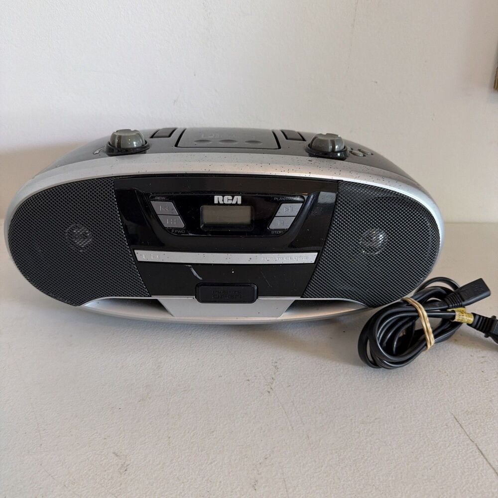 RCA Radio Model Number 045-A with Auxiliary/CD Connection Tested and Working